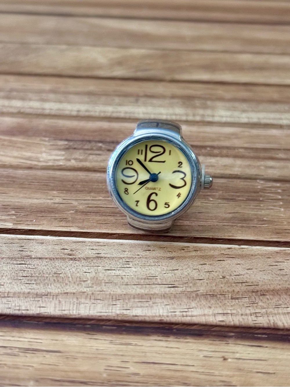 Yellow Face Silver Ring Watch - Quartz